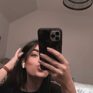 Meet your Posher, Maha